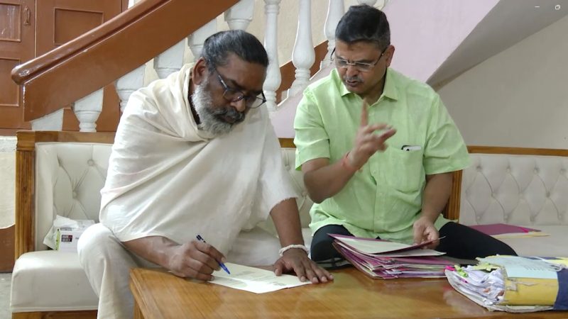 मुख्यमंत्री हेमंत सोरेन ने पैतृक गांव नेमरा में निपटाई फाइलें