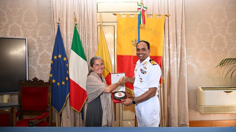 आईएनएस तमाल ने इटली में नेपल्स बंदरगाह की यात्रा पूरी की