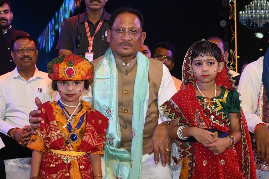 श्रीकृष्ण जन्माष्टमी उत्सव में उमड़ा आस्था का सैलाब : मुख्यमंत्री विष्णु देव साय हुए शामिल