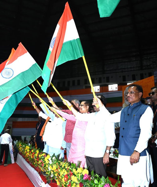 स्वच्छता में छत्तीसगढ़ को राष्ट्रीय स्तर पर प्रतिष्ठित करने में स्वच्छता दीदियों का अमूल्य योगदान : मुख्यमंत्री विष्णुदेव साय