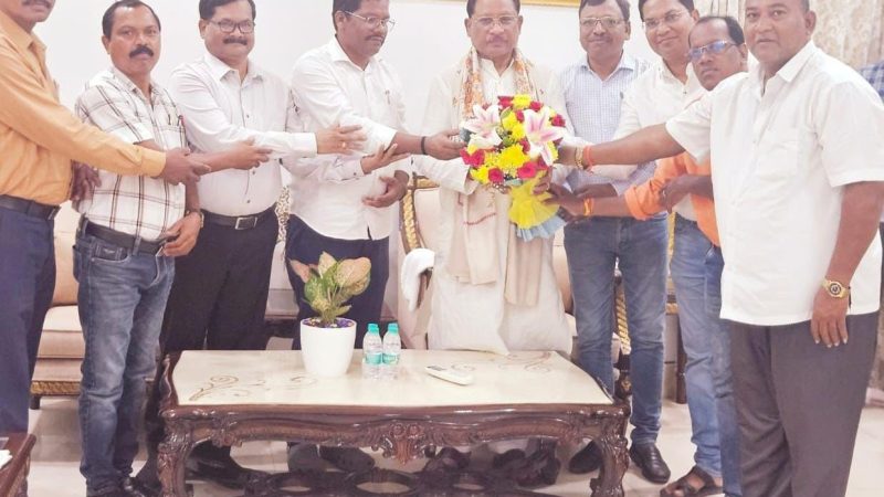 मुख्यमंत्री विष्णु देव साय को कंवर समाज प्रतिनिधिमंडल ने दी बधाई एवं करमा तिहार के लिए आमंत्रण