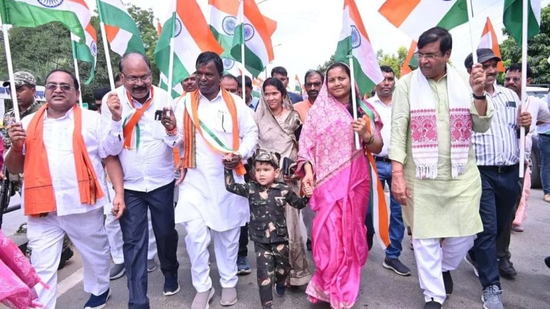 तिरंगा रैली में शामिल हुईं महिला एवं बाल विकास मंत्री लक्ष्मी राजवाड़े