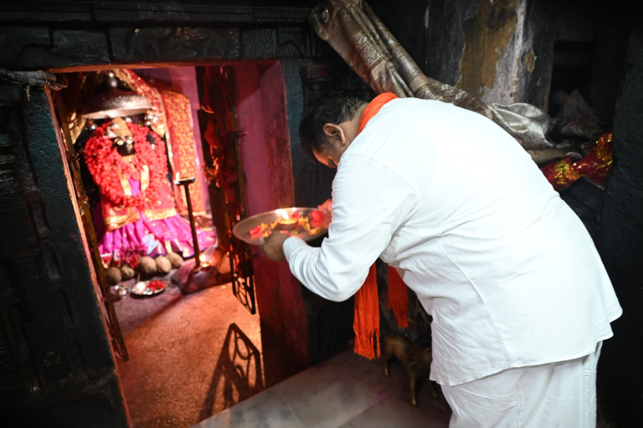 उपमुख्यमंत्री विजय शर्मा ने माँ दंतेश्वरी की पूजा-अर्चना कर प्रदेशवासियों की खुशहाली की कामना की