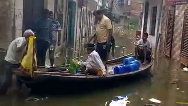 प्रयागराज में गंगा और यमुना नदियों का जलस्तर कम होने से बाढ़ पीड़ितों को मिली राहत