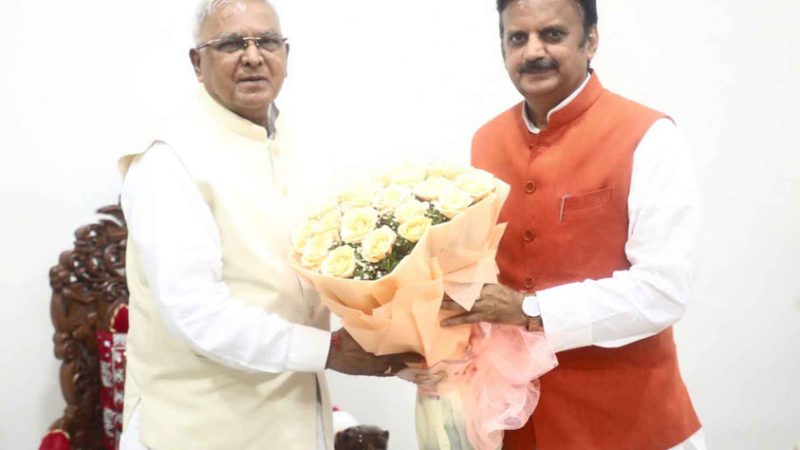 राज्यपाल पटेल से उप-मुख्यमंत्री शुक्ल ने की सौजन्य भेंट