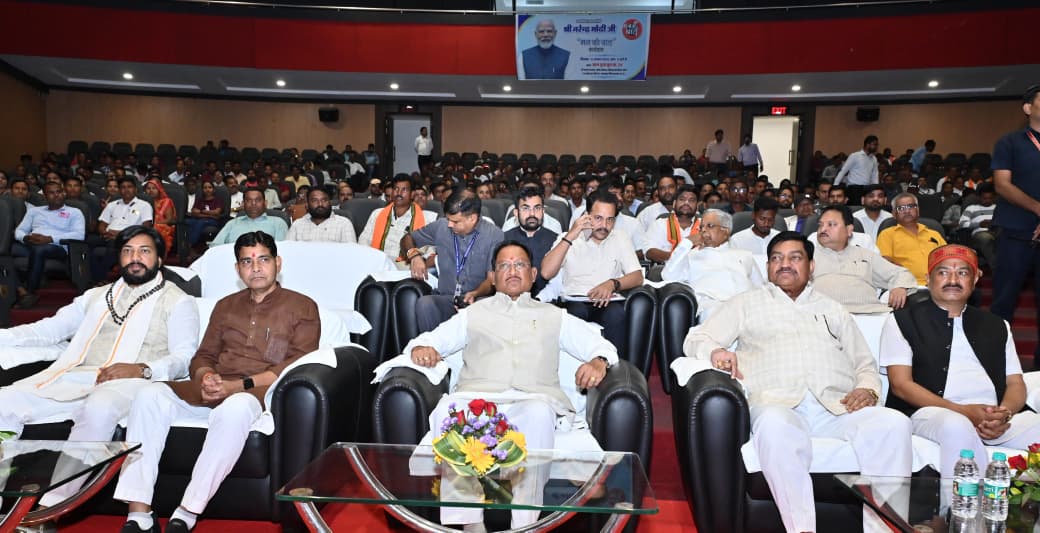 ‘मन की बात’ की 125वीं कड़ी का मुख्यमंत्री विष्णु देव साय सहित मंत्रियों और नागरिकों ने किया श्रवण