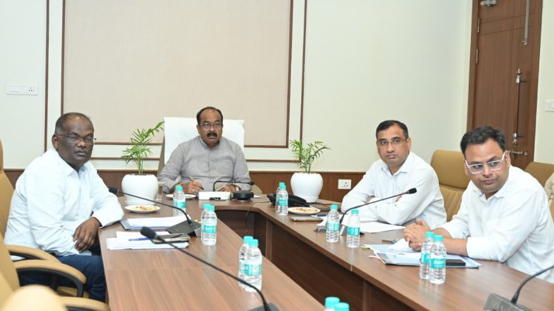 केन्द्रीय आवास और शहरी कार्य मंत्रालय की ऑनलाइन समीक्षा बैठक में शामिल हुए उप मुख्यमंत्री अरुण साव