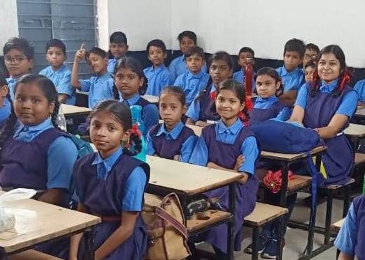 युक्तियुक्तकरण नीति से बदली स्कूल की तस्वीर, खुशबू जैसे बच्चों को मिला सीखने का सुनहरा अवसर