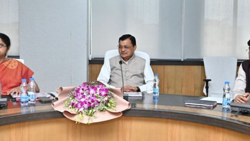 शराब दुकानों में जल्द लागू होगी कैशलेश व्यवस्था