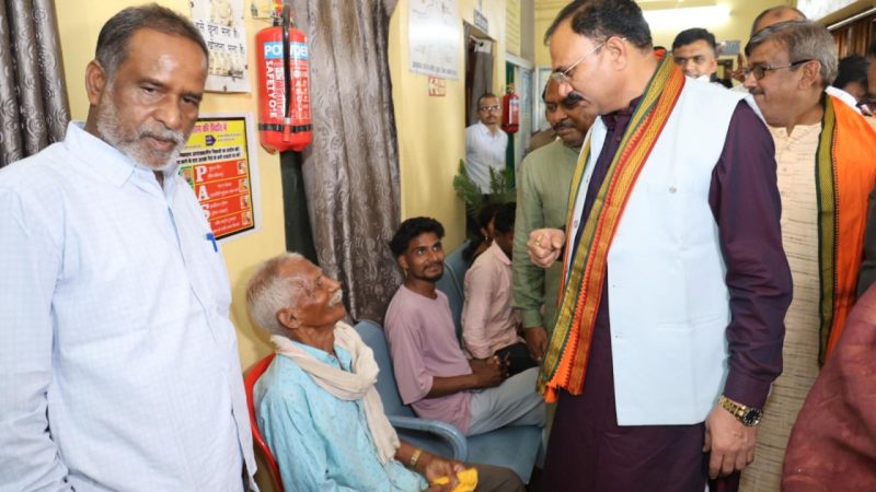 स्वास्थ्य मंत्री श्याम बिहारी जायसवाल ने उपस्वास्थ्य केंद्र पुरूर का किया निरीक्षण