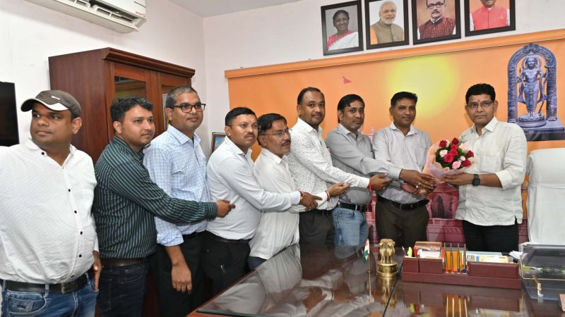 राजस्व प्रकरण निर्धारित समय सीमा में निराकरण करना राजस्व अधिकारी सुनिश्चित करें: राजस्व मंत्री टंक राम वर्मा