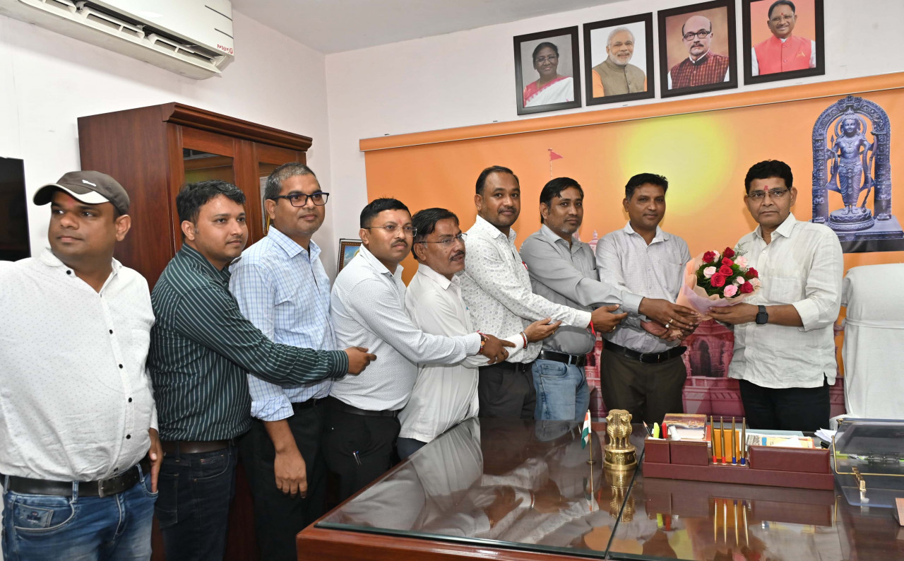 राजस्व प्रकरण निर्धारित समय सीमा में निराकरण करना राजस्व अधिकारी सुनिश्चित करें: राजस्व मंत्री टंक राम वर्मा