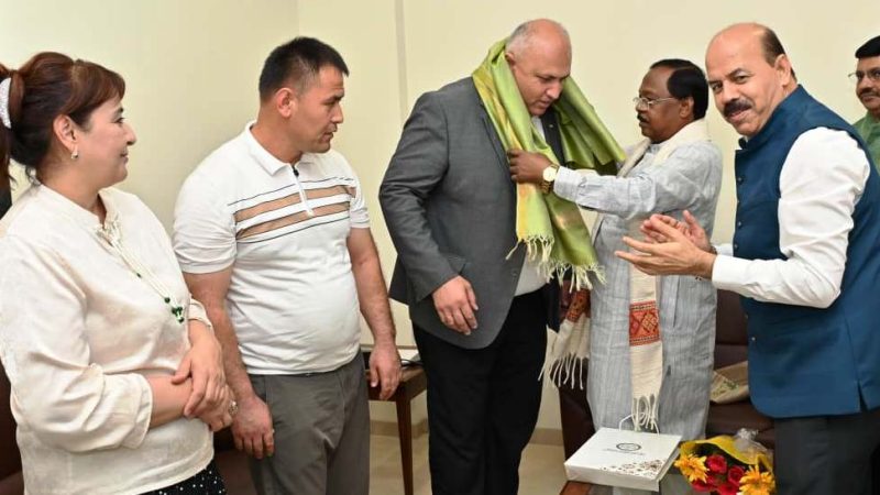 उज्बेकिस्तान के वैज्ञानिकों ने कृषि मंत्री रामविचार नेताम से की मुलाकात