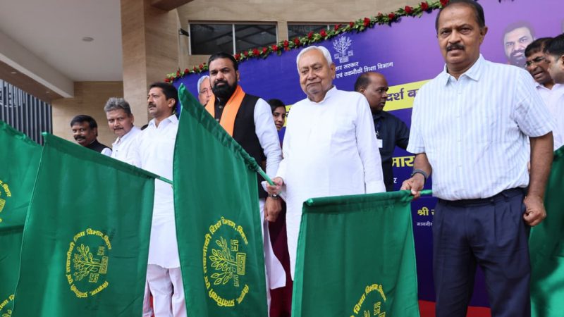 सीएम नीतीश ने पटना तारांडल में वीआर थिएटर का किया उद्घाटन, विज्ञान प्रदर्शनी बस को किया रवाना