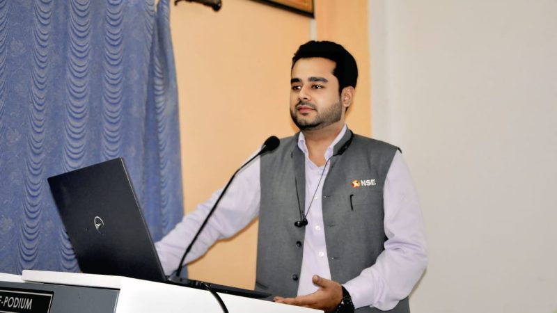 वाराणसी में नए जीएसटी छूट से ग्राहकों में खुशी, ऑटोमोबाइल और जनरल स्टोर में बढ़ा क्रेज