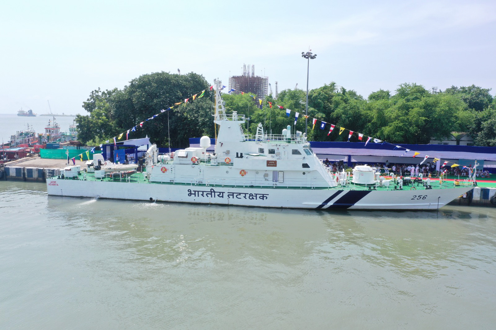 तीव्र गश्ती पोत आईसीजीएस अदम्य को पारादीप बंदरगाह पर भारतीय तटरक्षक बल में शामिल किया गया