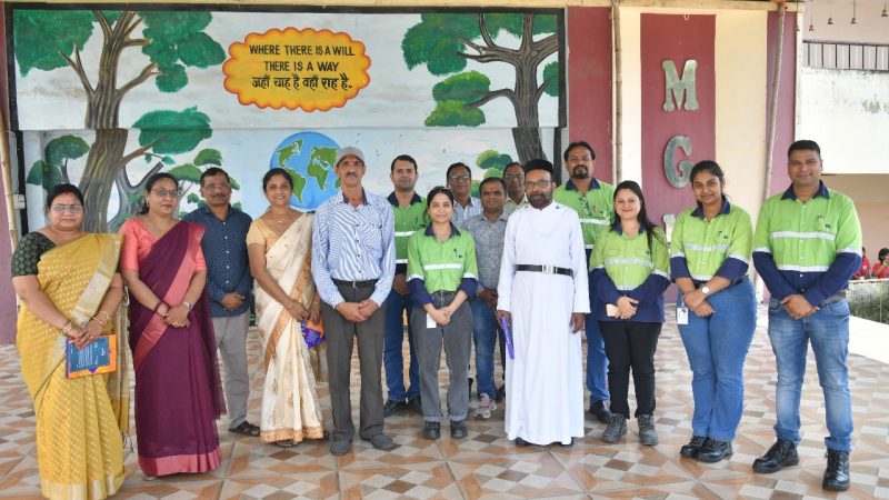 बालको ने शिक्षकों को सम्मानित कर मनाया शिक्षक दिवस