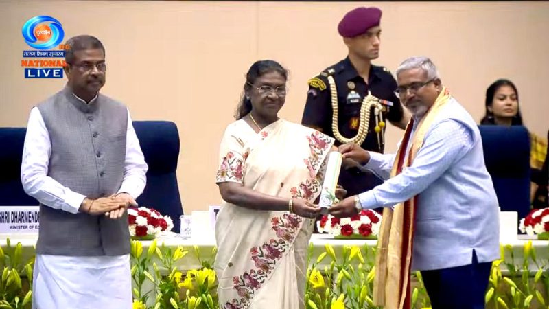 कौशल विकास एवं रोजगार राज्य मंत्री टेटवाल ने राष्ट्रीय शिक्षक पुरस्कार मिलने पर मालवीय को बधाई और शुभकामनाएं दीं