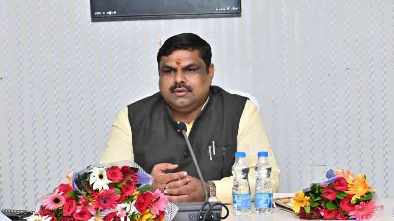 दीवाली के दिन 1 दीया अपने स्कूल में अवश्य जलाएँ – स्कूल शिक्षा मंत्री गजेन्द्र यादव