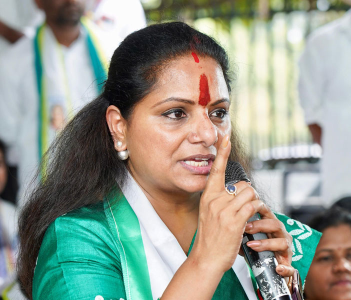 पूर्व सीएम केसीआर की बेटी कविता BRS पार्टी से निलंबित