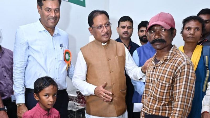 कृत्रिम पैर मिलने से दिव्यांगों को मिली जीने की नई राह