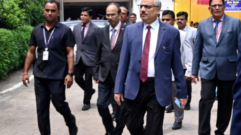 छत्तीसगढ उच्च न्यायालय के मुख्य न्यायाधीश न्यायमूर्ति रमेश सिन्हा ने नेशनल लोक अदालत के तहत सुनवाई का लिया जायजा