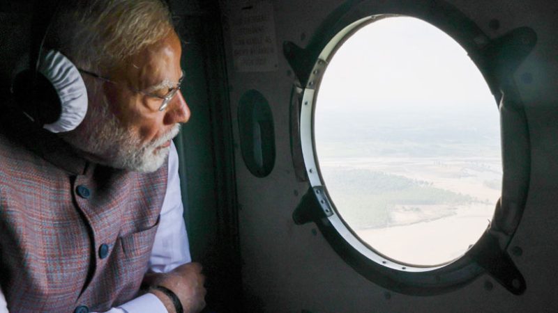 प्रधानमंत्री नरेन्द्र मोदी ने पंजाब के बाढ़ प्रभावित इलाकों का हवाई सर्वेक्षण किया