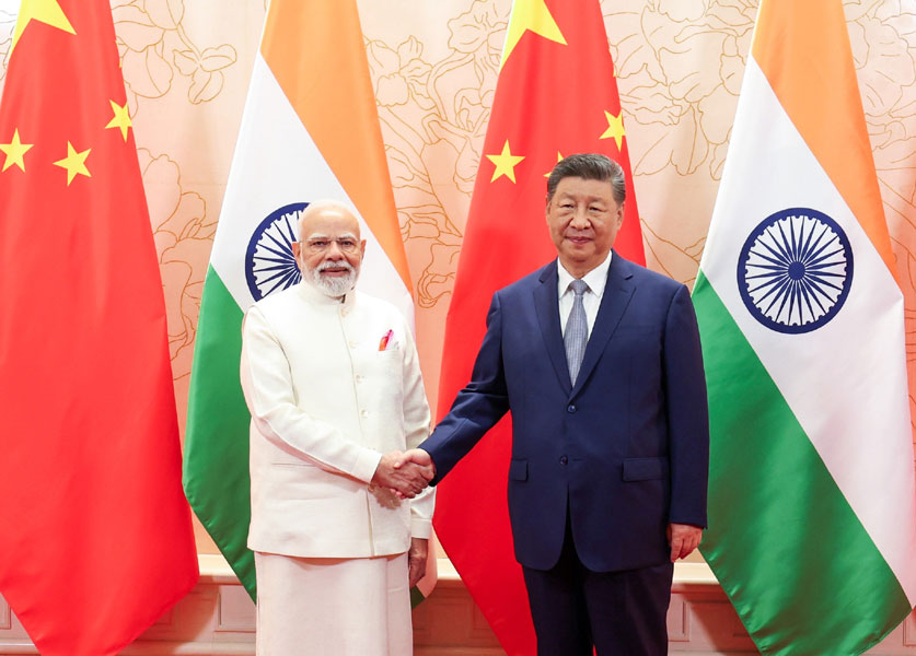 प्रधानमंत्री की चीन के राष्ट्रपति श्री शी जिनपिंग के साथ द्विपक्षीय बैठक