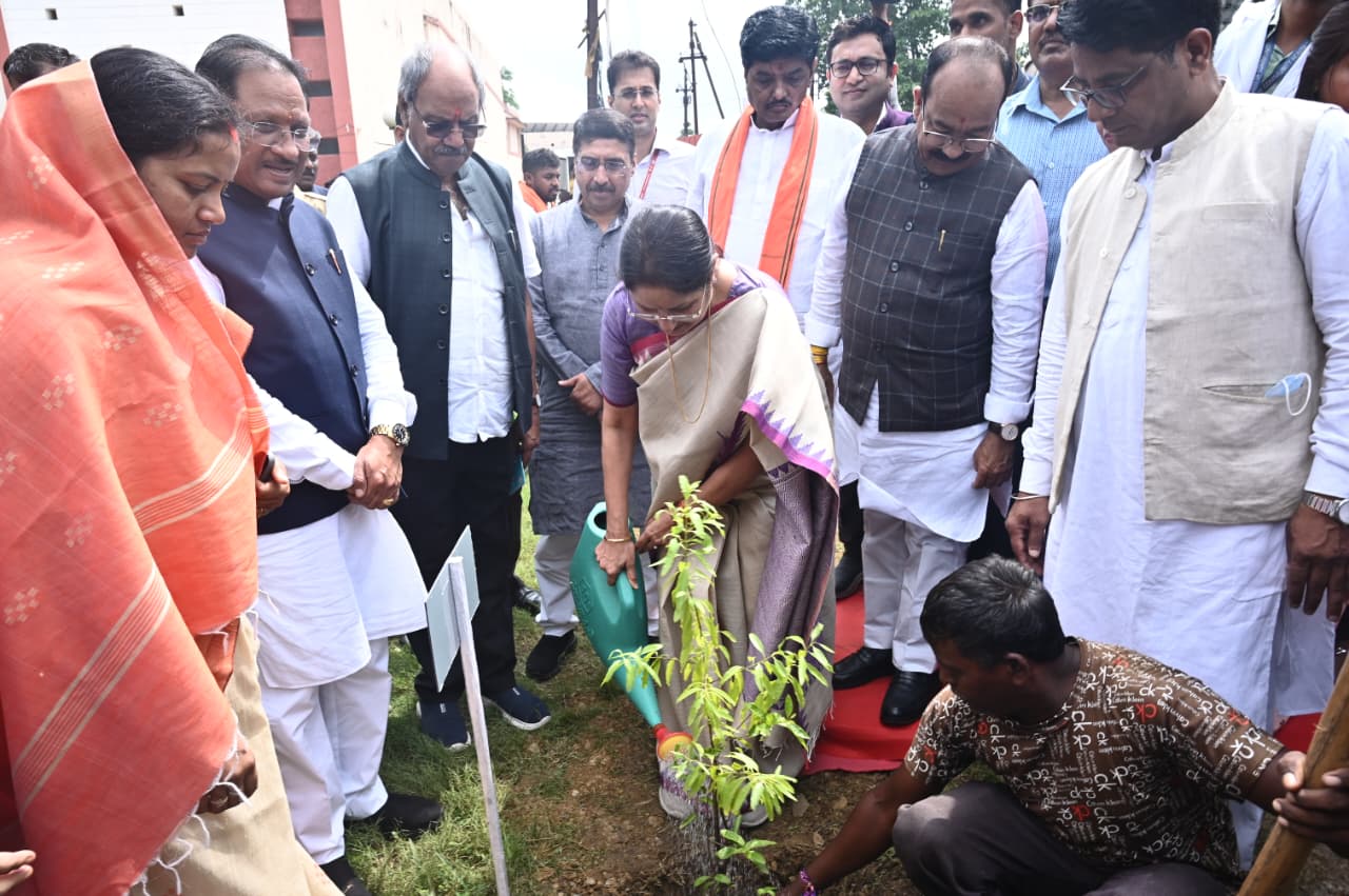 प्रधानमंत्री मोदी के जन्म दिवस पर स्वस्थ्य नारी-सशक्त परिवार योजना का देशव्यापी शुभारंभ