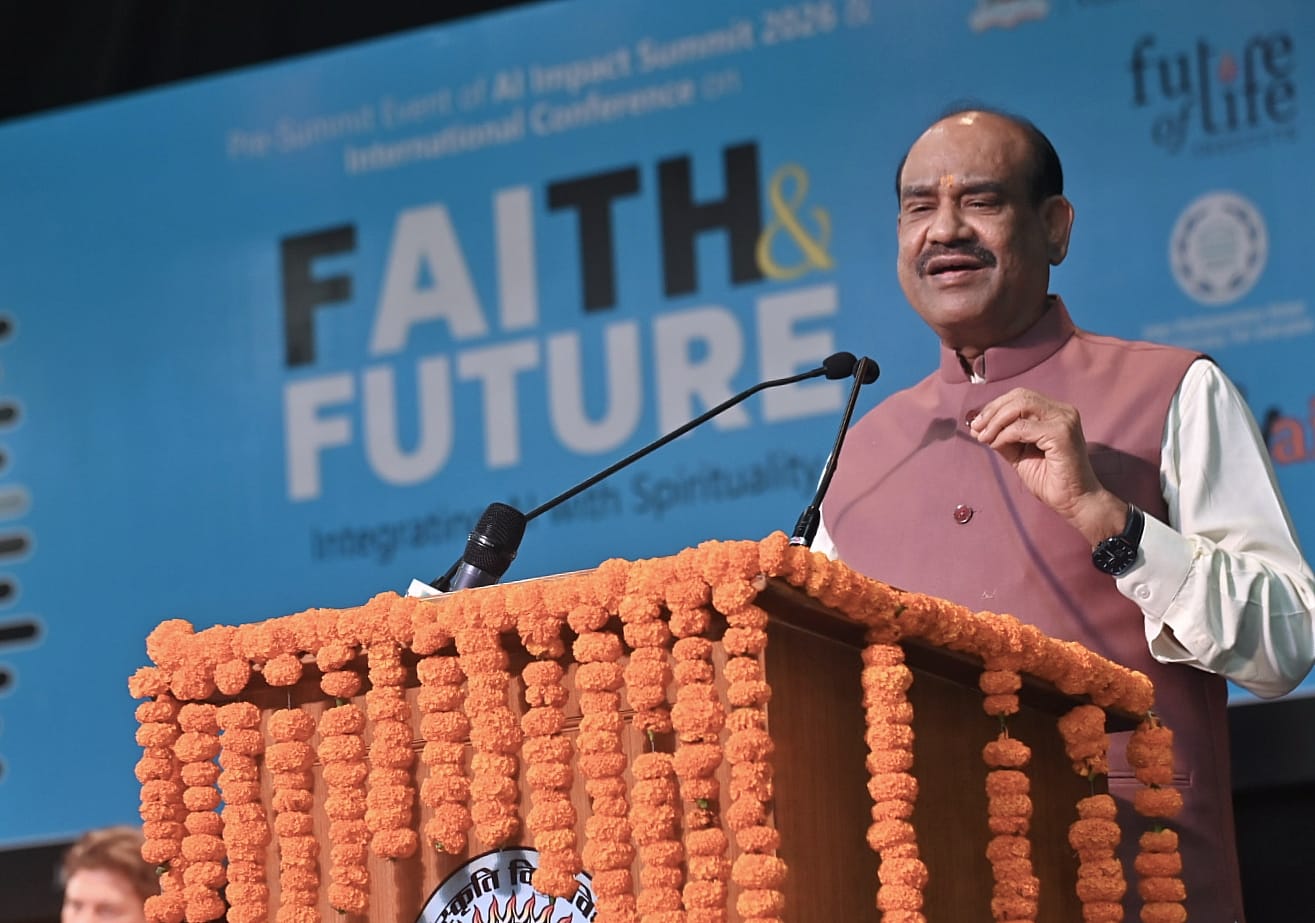 उत्तराखंड: लोकसभा अध्यक्ष एवं मुख्यमंत्री ने किया इण्डियन ए.आई समिट में प्रतिभाग