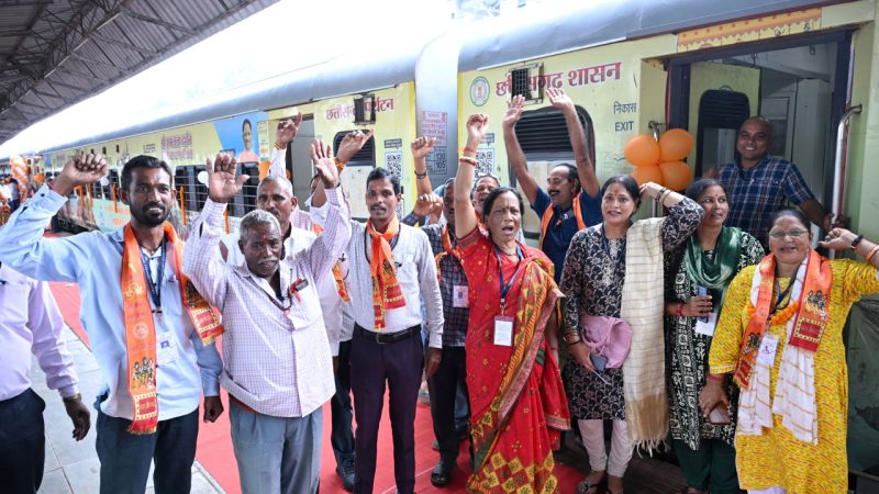 श्रीरामलला दर्शन योजना : 850 श्रद्धालु अयोध्या धाम के लिए हुए रवाना