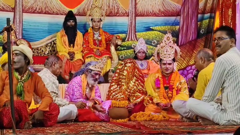 बरेली में 458वीं ऐतिहासिक रामलीला का भव्य मंचन, अयोध्या के कलाकारों ने जीवंत किया रामकथा