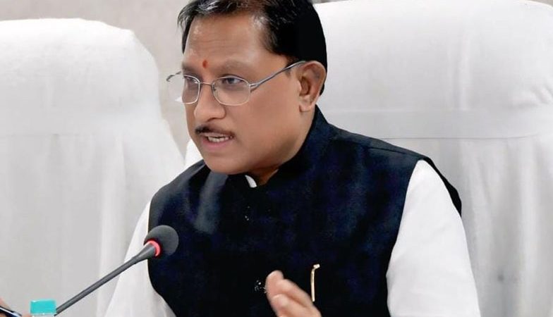 मुख्यमंत्री साय के निर्देश पर त्वरित अमल : बाढ़ पीड़ितों को राशन-ईलाज के साथ अब जरूरी दस्तावेज बनाने का काम भी शुरू