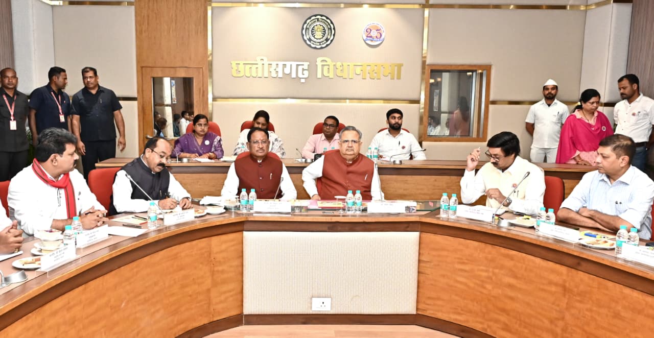 प्रधानमंत्री नरेन्द्र मोदी के छत्तीसगढ़ आगमन की तैयारियों को लेकर उच्च स्तरीय बैठक सम्पन्न