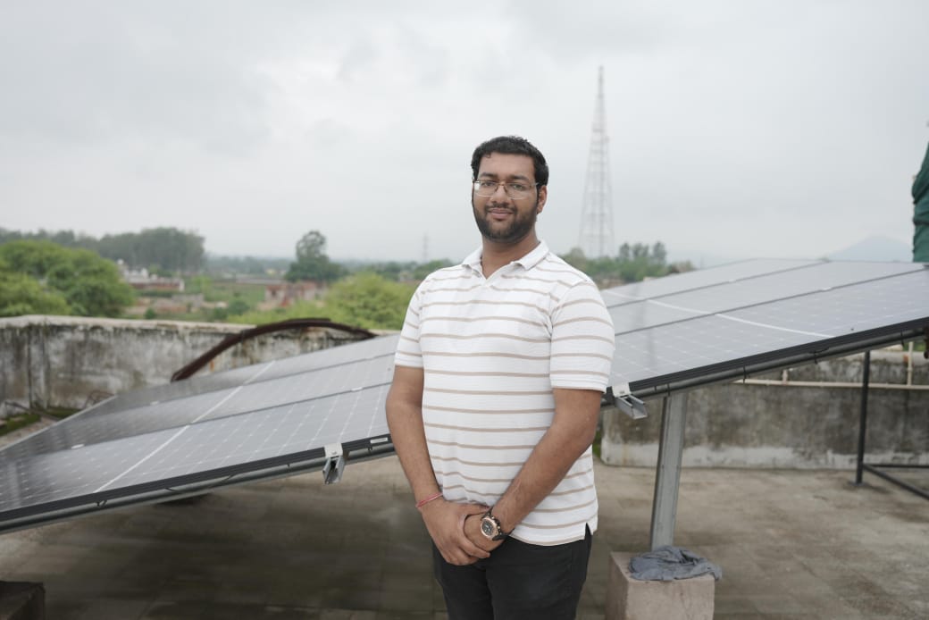 छत पर सोलर, घर में उजाला, बिल हुआ जीरो, भविष्य हुआ सुनहरा