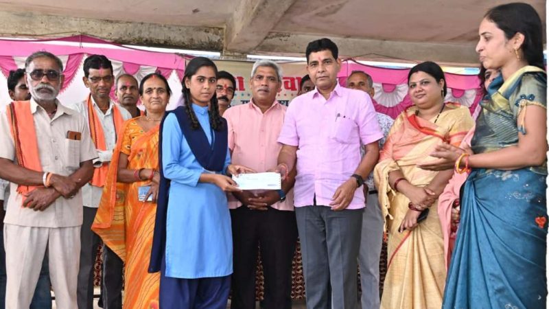 शिक्षा से संवरता है भविष्य, बेटियों को मिल रहा समान अवसर: मंत्री टंकराम वर्मा