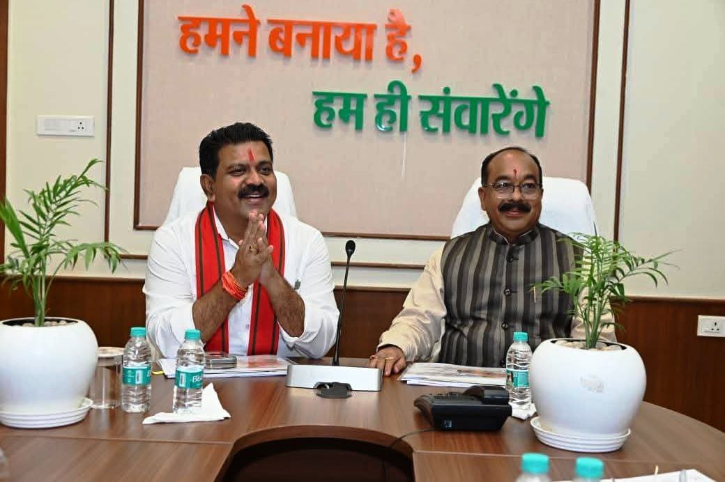 करसाय ता बस्तर बरसाय ता बस्तर : उप मुख्यमंत्री द्वय अरुण साव और विजय शर्मा ने बस्तर ओलंपिक की तैयारियों की समीक्षा की