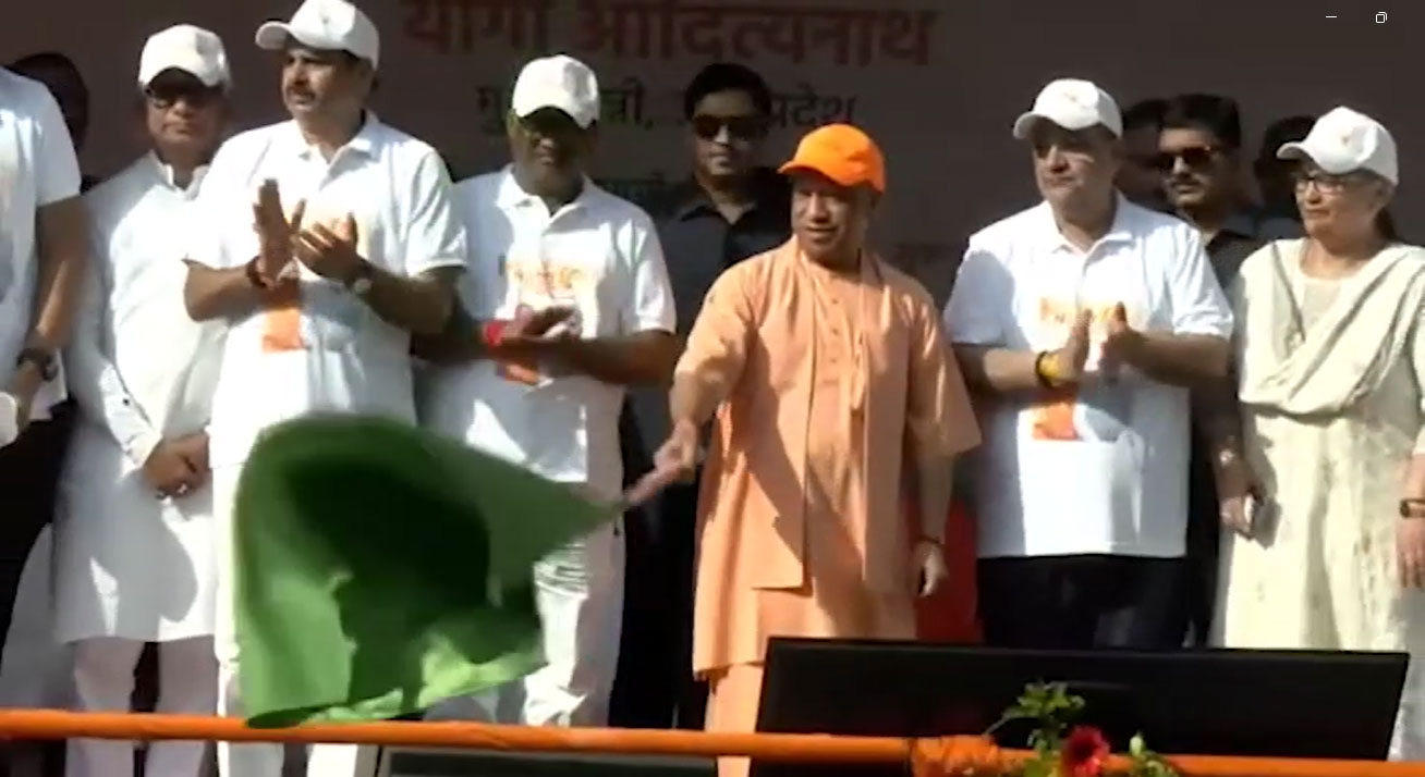 लखनऊः सीएम योगी ने नशामुक्त भारत के लिए नमो मैराथन का किया शुभारंभ