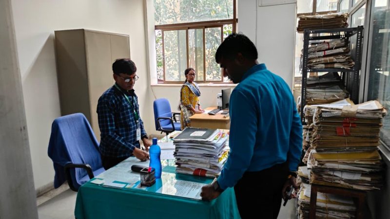 उपायुक्त मंजूनाथ भजंत्री ने समाहरणालय भवन का किया औचक निरीक्षण