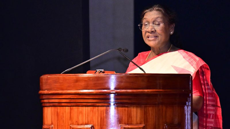 भारतीय पुलिस सेवा के परिवीक्षाधीन अधिकारियों ने राष्ट्रपति से मुलाकात की