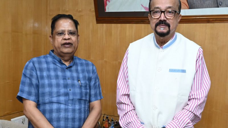 राज्यपाल रमेन डेका से विधायक अमर अग्रवाल ने की सौजन्य मुलाकात