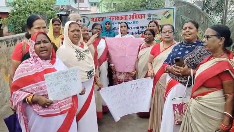 नुक्कड़ नाटक से दरभंगा में मतदाताओं को किया जा रहा जागरूक