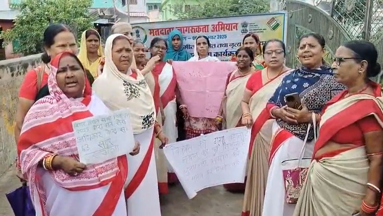 नुक्कड़ नाटक से दरभंगा में मतदाताओं को किया जा रहा जागरूक