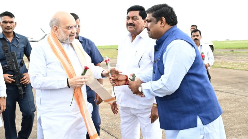 केंद्रीय गृह एवं सहकारिता मंत्री अमित शाह का रायपुर आगमन, शिक्षा मंत्री गजेन्द्र यादव ने किया आत्मीय स्वागत
