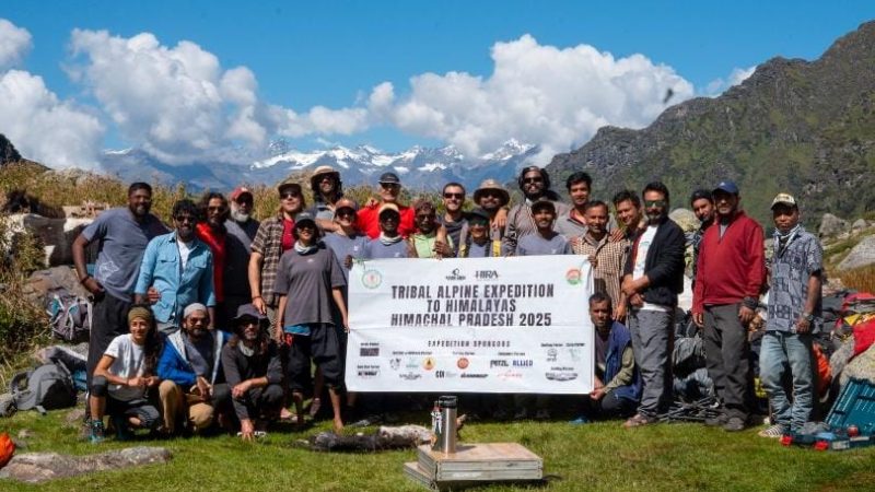 हिमालय में गूँजी जशपुर की गूंज: आदिवासी युवाओं ने जगतसुख पीक पर खोला नया मार्ग