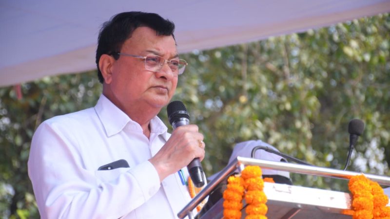 खेल हमें जीवन में बहुत कुछ सिखाता है, खेल से मिलती है आगे बढ़ने की प्रेरणा : उद्योग मंत्री लखन लाल देवांगन