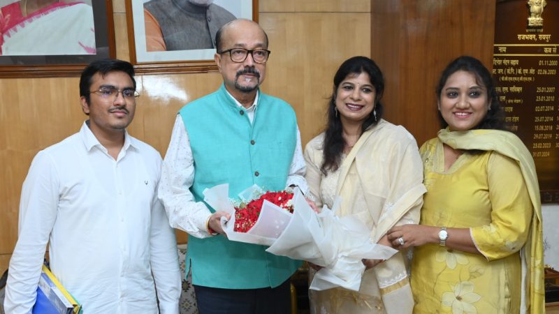 राज्यपाल डेका से अखिल भारतीय व्यापारिक परिसंघ महिला इकाई के सदस्यों ने सौजन्य भेंट की