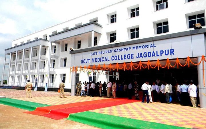 बस्तर जिले में 25 वर्षों में स्वास्थ्य सुविधाओं का उल्लेखनीय विकास, स्वास्थ्य क्रांति से लाखों जीवन हुए सुरक्षित