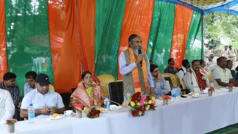 उप मुख्यमंत्री विजय शर्मा ने उत्तर बस्तर कांकेर के दूरस्थ ग्राम माहला के ग्रामीणों से किया वर्चुअल संवाद