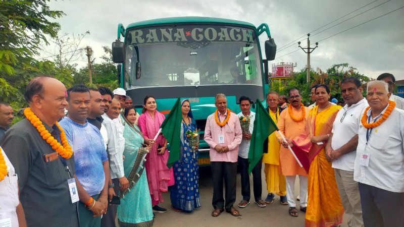 श्री रामलला एवं काशी विश्वनाथ मंदिर के दर्शन के लिए जांजगीर जिले से श्रद्धालुओं का दल रवाना